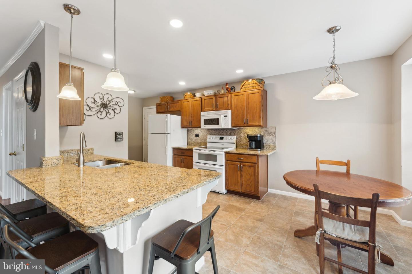 35934 NEWBERRY CROSSING PL, ROUND HILL, Virginia 20141, 4 Bedrooms Bedrooms, ,2 BathroomsBathrooms,Residential,For sale,35934 NEWBERRY CROSSING PL,VALO2096346 MLS # VALO2096346