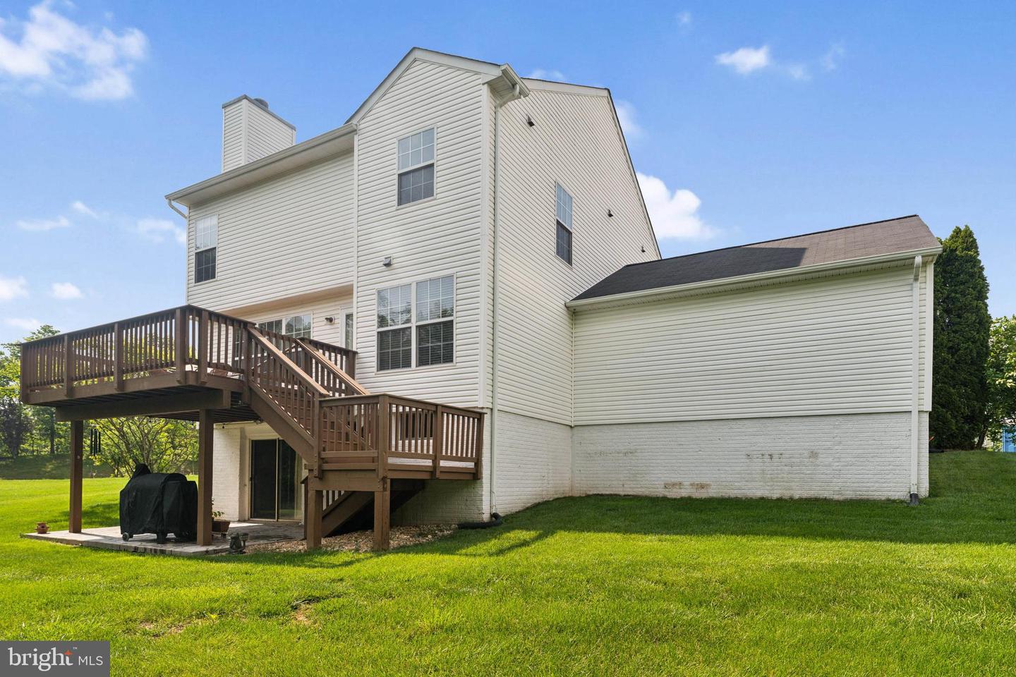 35934 NEWBERRY CROSSING PL, ROUND HILL, Virginia 20141, 4 Bedrooms Bedrooms, ,2 BathroomsBathrooms,Residential,For sale,35934 NEWBERRY CROSSING PL,VALO2096346 MLS # VALO2096346
