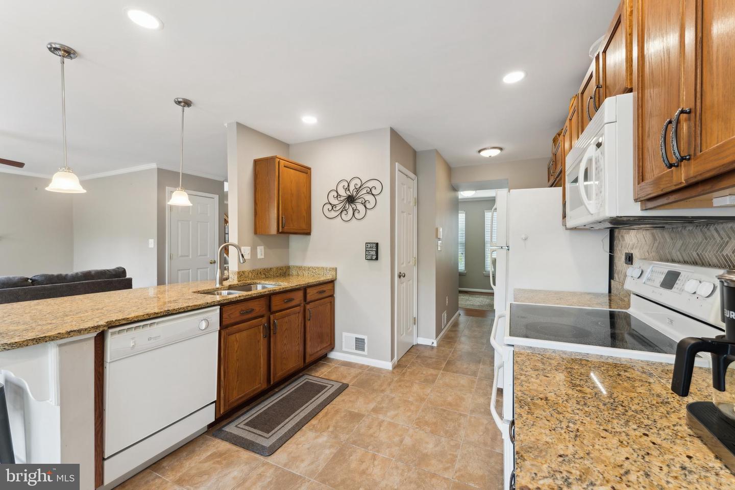 35934 NEWBERRY CROSSING PL, ROUND HILL, Virginia 20141, 4 Bedrooms Bedrooms, ,2 BathroomsBathrooms,Residential,For sale,35934 NEWBERRY CROSSING PL,VALO2096346 MLS # VALO2096346