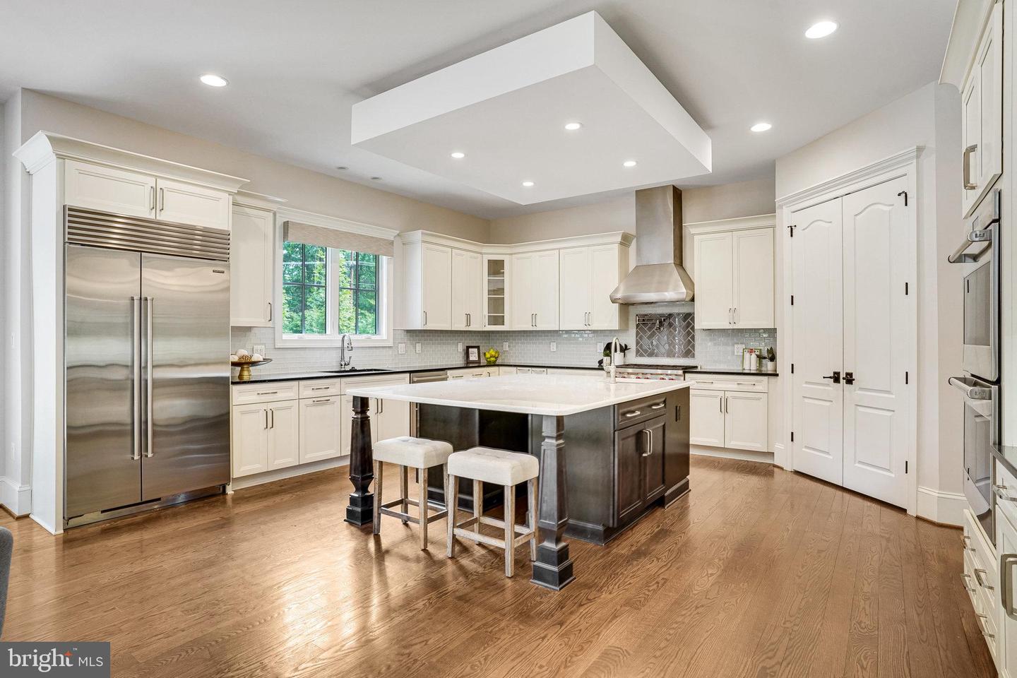 920 NINOVAN RD SE, VIENNA, Virginia 22180, 5 Bedrooms Bedrooms, ,5 BathroomsBathrooms,Residential,For sale,920 NINOVAN RD SE,VAFX2241888 MLS # VAFX2241888