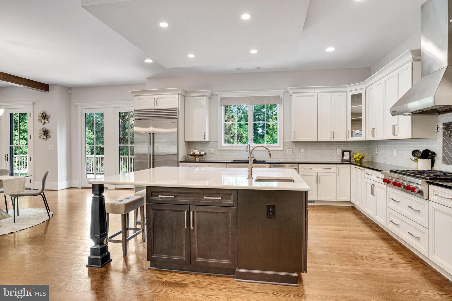 920 NINOVAN RD SE, VIENNA, Virginia 22180, 5 Bedrooms Bedrooms, ,5 BathroomsBathrooms,Residential,For sale,920 NINOVAN RD SE,VAFX2241888 MLS # VAFX2241888
