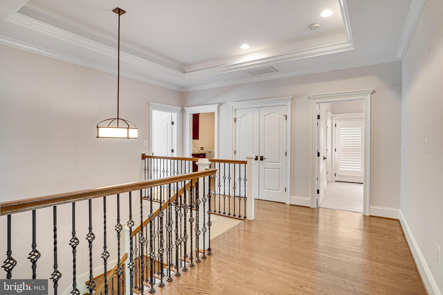 920 NINOVAN RD SE, VIENNA, Virginia 22180, 5 Bedrooms Bedrooms, ,5 BathroomsBathrooms,Residential,For sale,920 NINOVAN RD SE,VAFX2241888 MLS # VAFX2241888