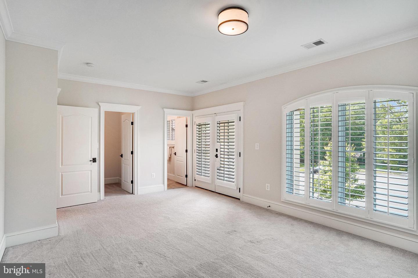 920 NINOVAN RD SE, VIENNA, Virginia 22180, 5 Bedrooms Bedrooms, ,5 BathroomsBathrooms,Residential,For sale,920 NINOVAN RD SE,VAFX2241888 MLS # VAFX2241888