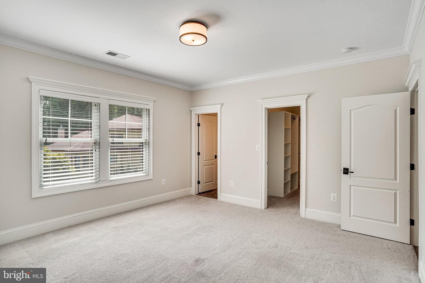 920 NINOVAN RD SE, VIENNA, Virginia 22180, 5 Bedrooms Bedrooms, ,5 BathroomsBathrooms,Residential,For sale,920 NINOVAN RD SE,VAFX2241888 MLS # VAFX2241888