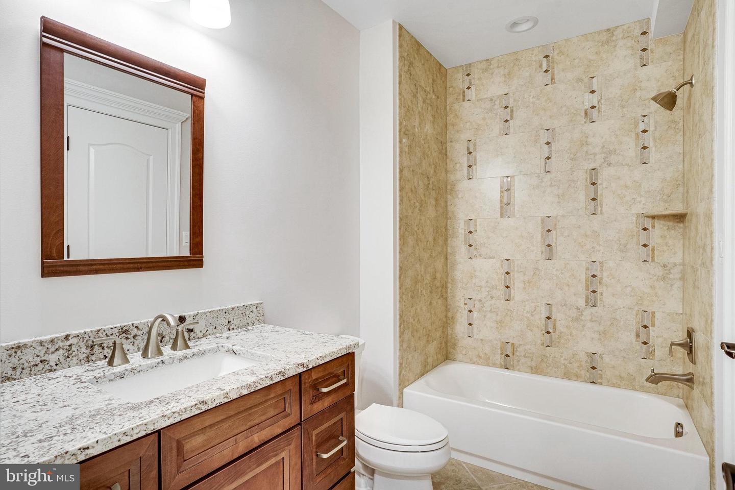 920 NINOVAN RD SE, VIENNA, Virginia 22180, 5 Bedrooms Bedrooms, ,5 BathroomsBathrooms,Residential,For sale,920 NINOVAN RD SE,VAFX2241888 MLS # VAFX2241888