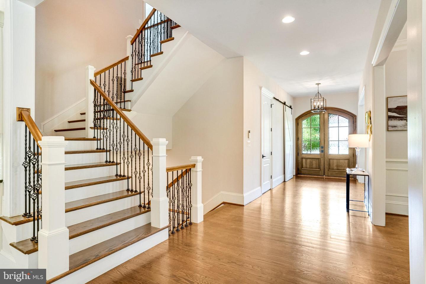 920 NINOVAN RD SE, VIENNA, Virginia 22180, 5 Bedrooms Bedrooms, ,5 BathroomsBathrooms,Residential,For sale,920 NINOVAN RD SE,VAFX2241888 MLS # VAFX2241888