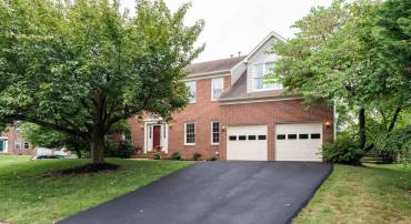 9310 SAFFRON HILL CT, MANASSAS, Virginia 20110, 4 Bedrooms Bedrooms, ,2 BathroomsBathrooms,Residential,For sale,9310 SAFFRON HILL CT,VAMN2008362 MLS # VAMN2008362