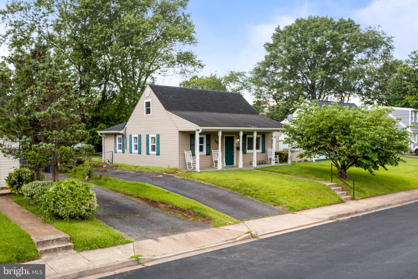 135 CABBEL DR, MANASSAS PARK, Virginia 20111, 3 Bedrooms Bedrooms, ,2 BathroomsBathrooms,Residential,For sale,135 CABBEL DR,VAMP2003050 MLS # VAMP2003050