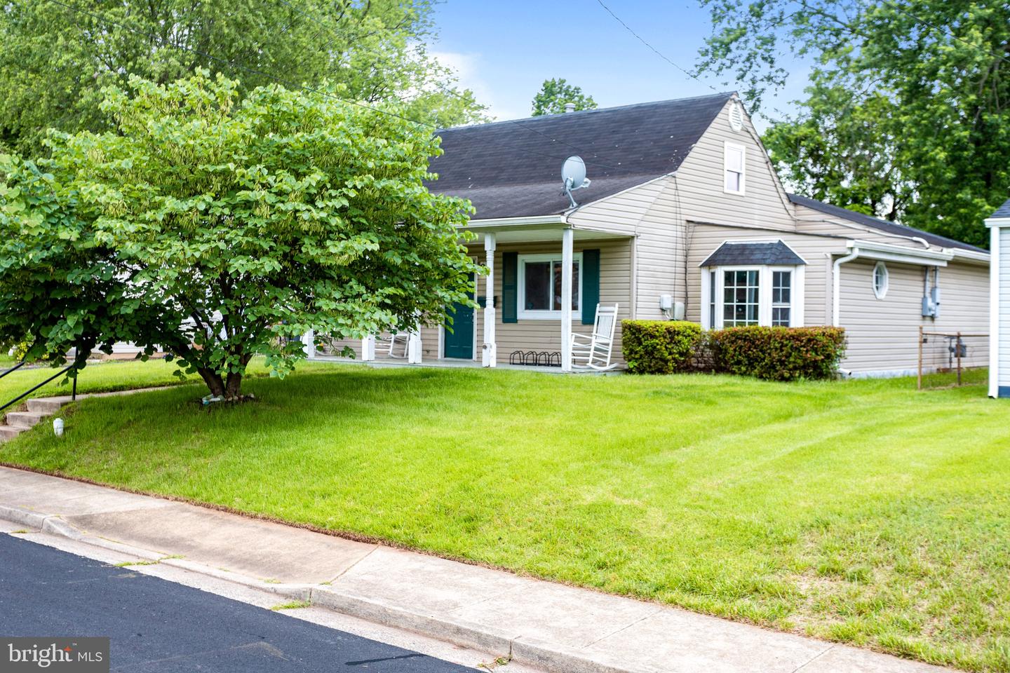 135 CABBEL DR, MANASSAS PARK, Virginia 20111, 3 Bedrooms Bedrooms, ,2 BathroomsBathrooms,Residential,For sale,135 CABBEL DR,VAMP2003050 MLS # VAMP2003050