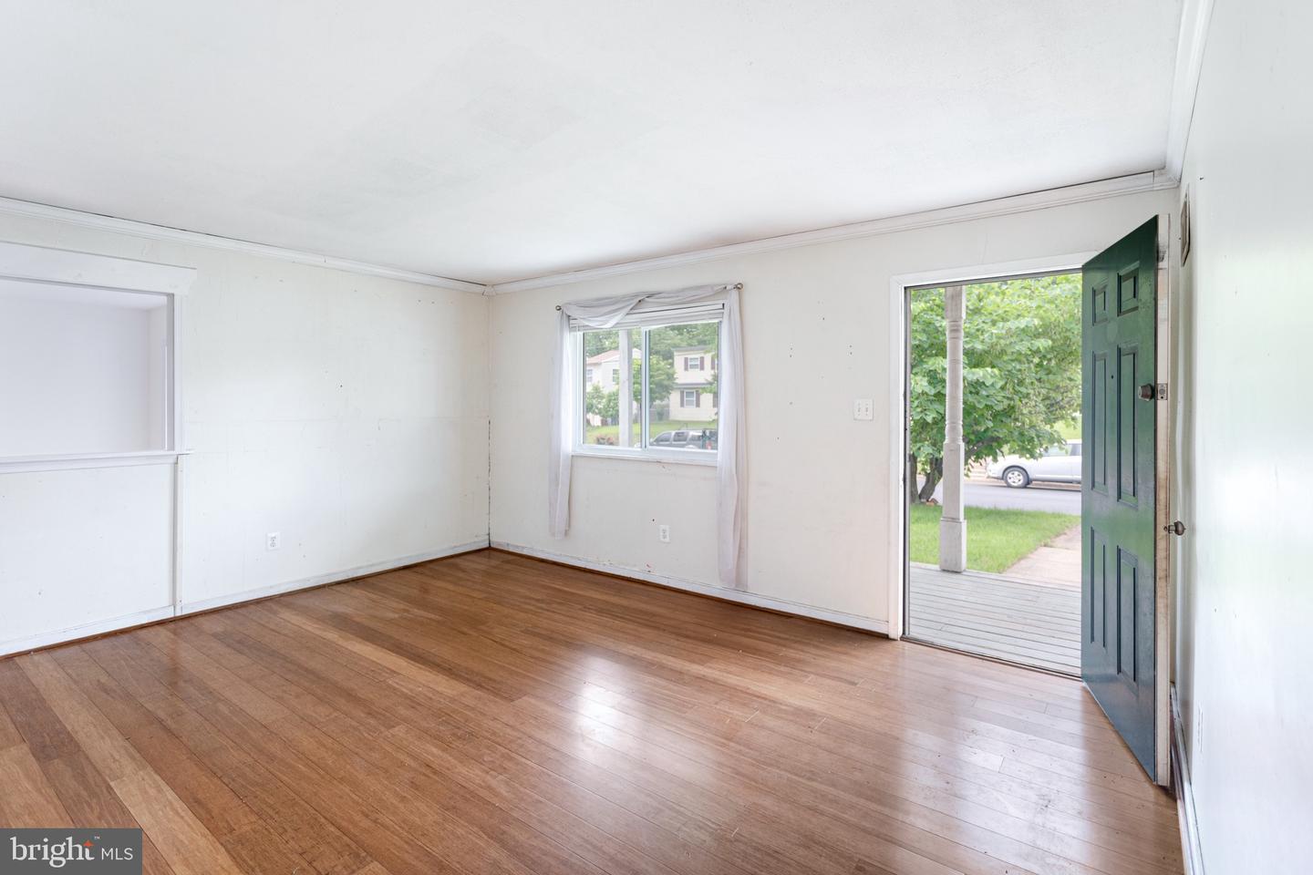 135 CABBEL DR, MANASSAS PARK, Virginia 20111, 3 Bedrooms Bedrooms, ,2 BathroomsBathrooms,Residential,For sale,135 CABBEL DR,VAMP2003050 MLS # VAMP2003050