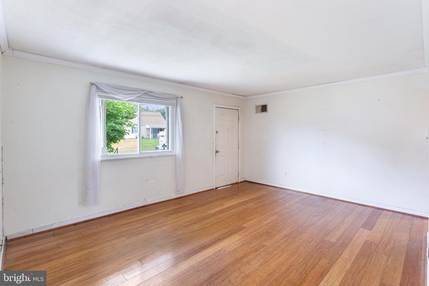 135 CABBEL DR, MANASSAS PARK, Virginia 20111, 3 Bedrooms Bedrooms, ,2 BathroomsBathrooms,Residential,For sale,135 CABBEL DR,VAMP2003050 MLS # VAMP2003050