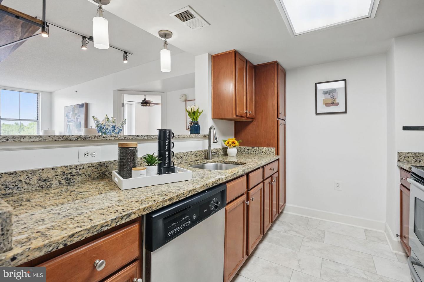 11800 SUNSET HILLS RD #717, RESTON, Virginia 20190, 2 Bedrooms Bedrooms, 5 Rooms Rooms,2 BathroomsBathrooms,Residential,For sale,11800 SUNSET HILLS RD #717,VAFX2243264 MLS # VAFX2243264