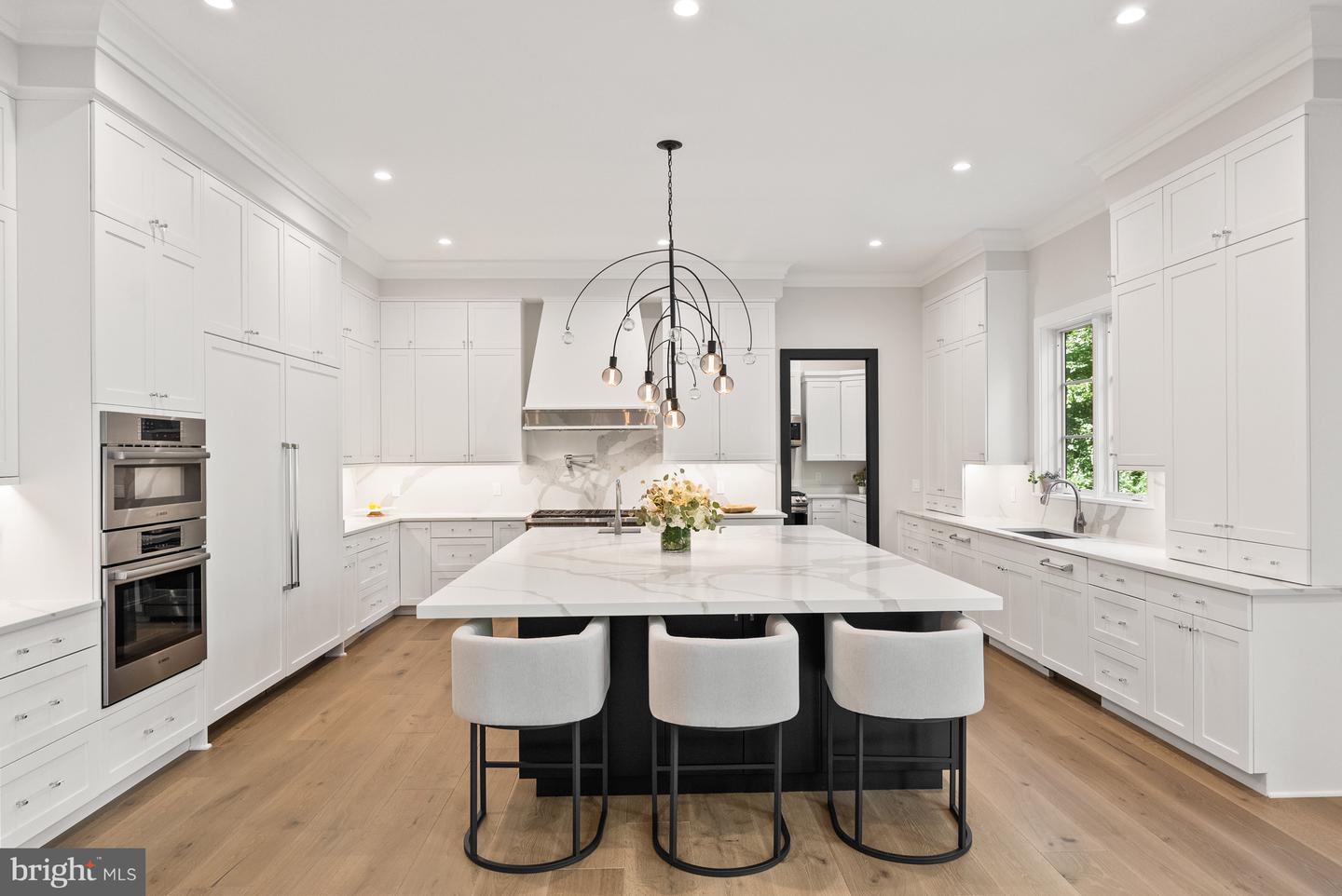 825 WHANN AVE, MCLEAN, Virginia 22101, 6 Bedrooms Bedrooms, ,6 BathroomsBathrooms,Residential,For sale,825 WHANN AVE,VAFX2243734 MLS # VAFX2243734