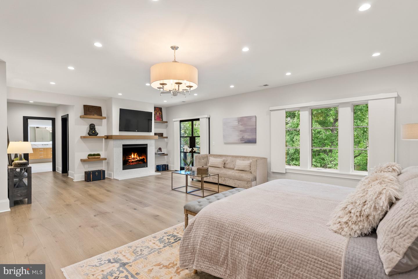 825 WHANN AVE, MCLEAN, Virginia 22101, 6 Bedrooms Bedrooms, ,6 BathroomsBathrooms,Residential,For sale,825 WHANN AVE,VAFX2243734 MLS # VAFX2243734