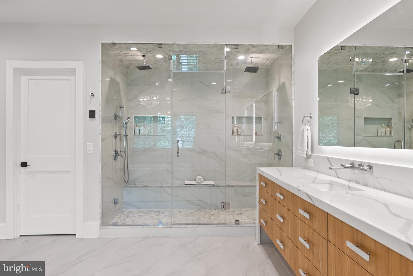 825 WHANN AVE, MCLEAN, Virginia 22101, 6 Bedrooms Bedrooms, ,6 BathroomsBathrooms,Residential,For sale,825 WHANN AVE,VAFX2243734 MLS # VAFX2243734