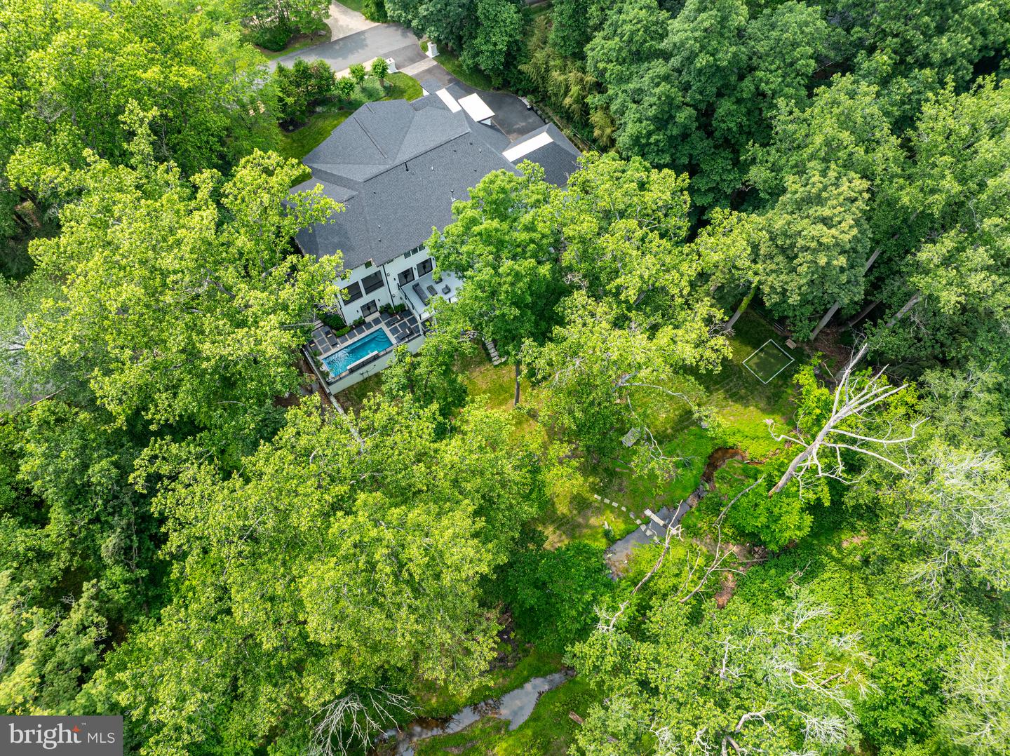 825 WHANN AVE, MCLEAN, Virginia 22101, 6 Bedrooms Bedrooms, ,6 BathroomsBathrooms,Residential,For sale,825 WHANN AVE,VAFX2243734 MLS # VAFX2243734