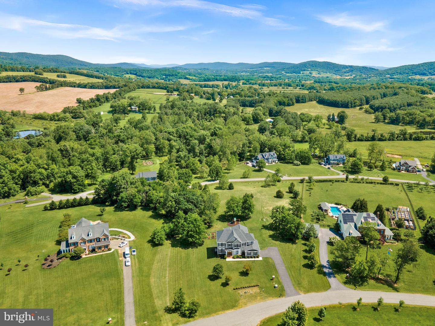 35446 GREYFRIAR DR, ROUND HILL, Virginia 20141, 5 Bedrooms Bedrooms, ,4 BathroomsBathrooms,Residential,For sale,35446 GREYFRIAR DR,VALO2098140 MLS # VALO2098140