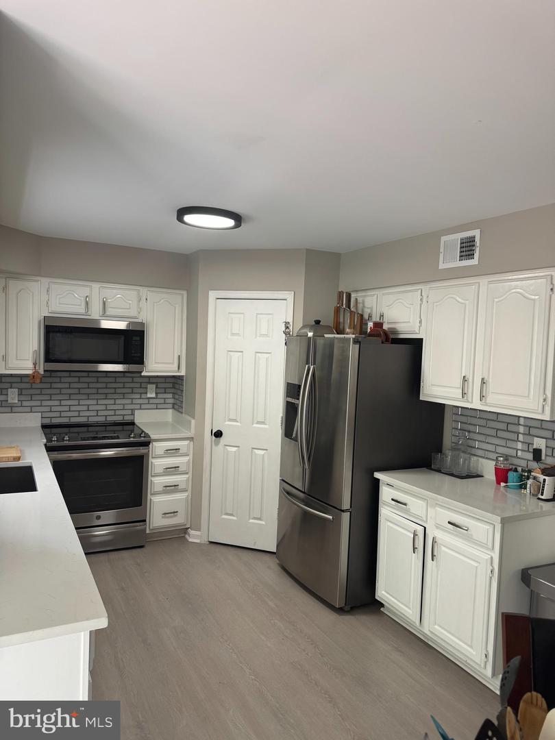 9229 JESSICA DR, MANASSAS PARK, Virginia 20111, 3 Bedrooms Bedrooms, ,2 BathroomsBathrooms,Residential,For sale,9229 JESSICA DR,VAMP2003080 MLS # VAMP2003080