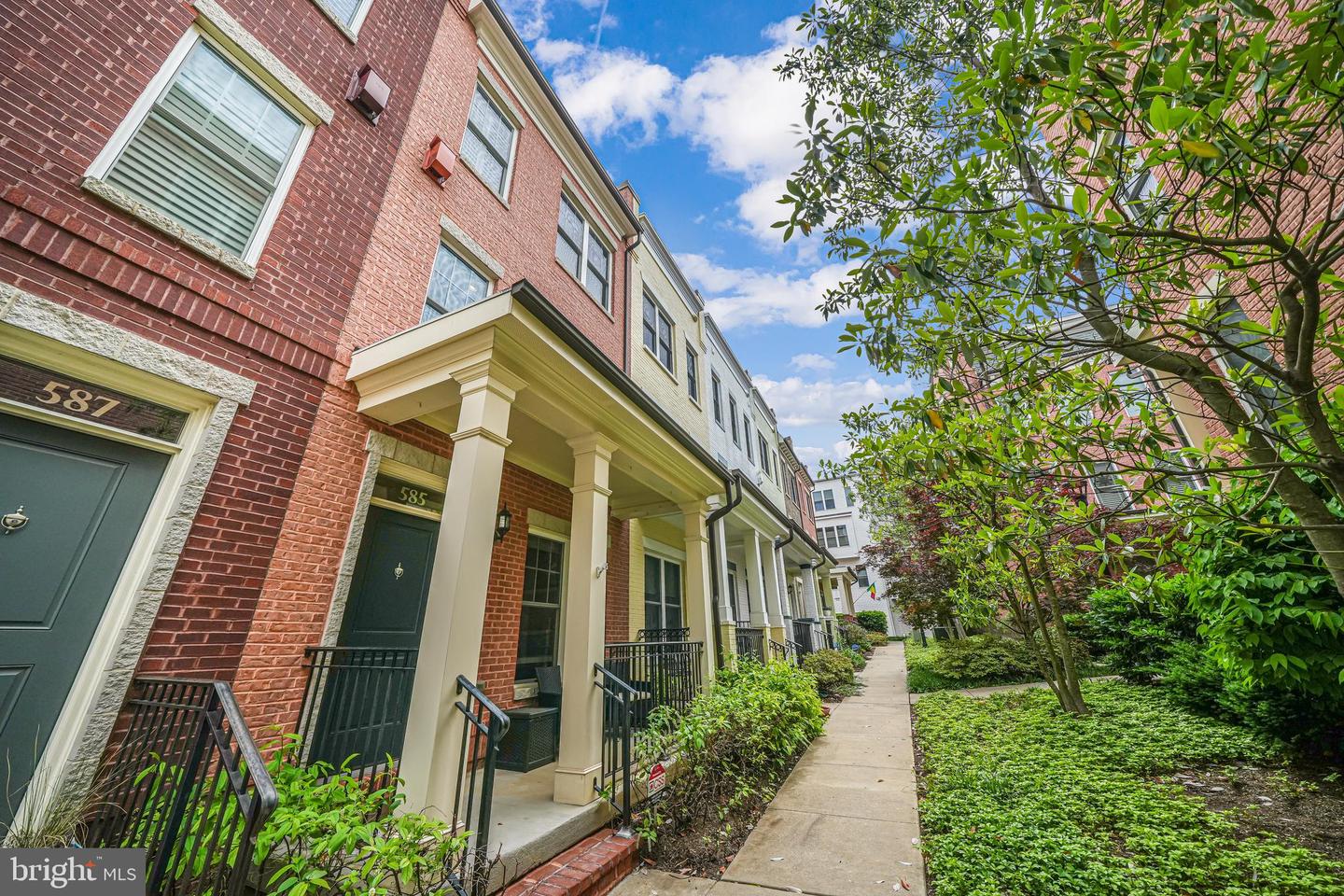 585 REGENT PL NE, WASHINGTON, District Of Columbia 20017, 3 Bedrooms Bedrooms, ,2 BathroomsBathrooms,Residential,For sale,585 REGENT PL NE,DCDC2203380 MLS # DCDC2203380