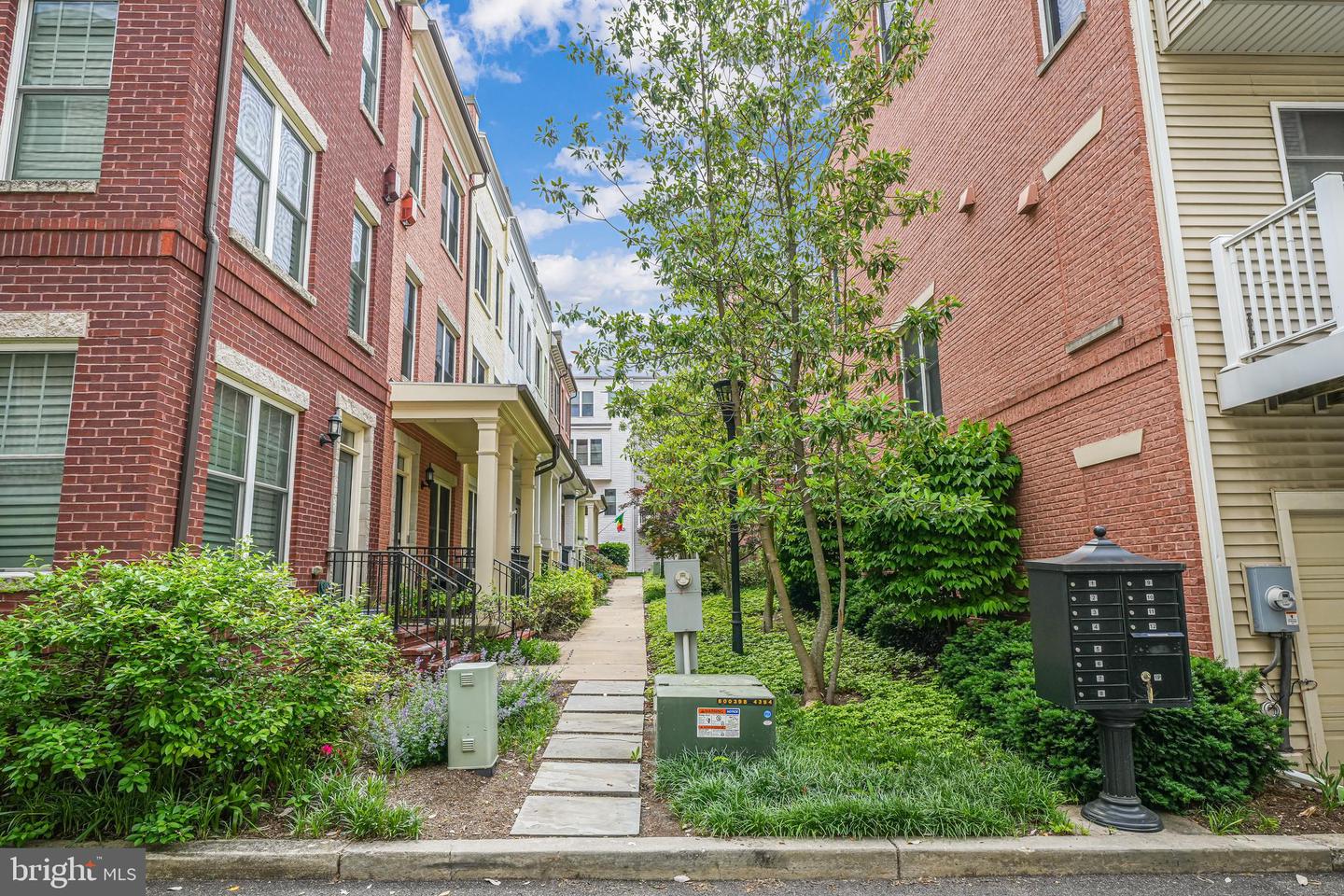 585 REGENT PL NE, WASHINGTON, District Of Columbia 20017, 3 Bedrooms Bedrooms, ,2 BathroomsBathrooms,Residential,For sale,585 REGENT PL NE,DCDC2203380 MLS # DCDC2203380