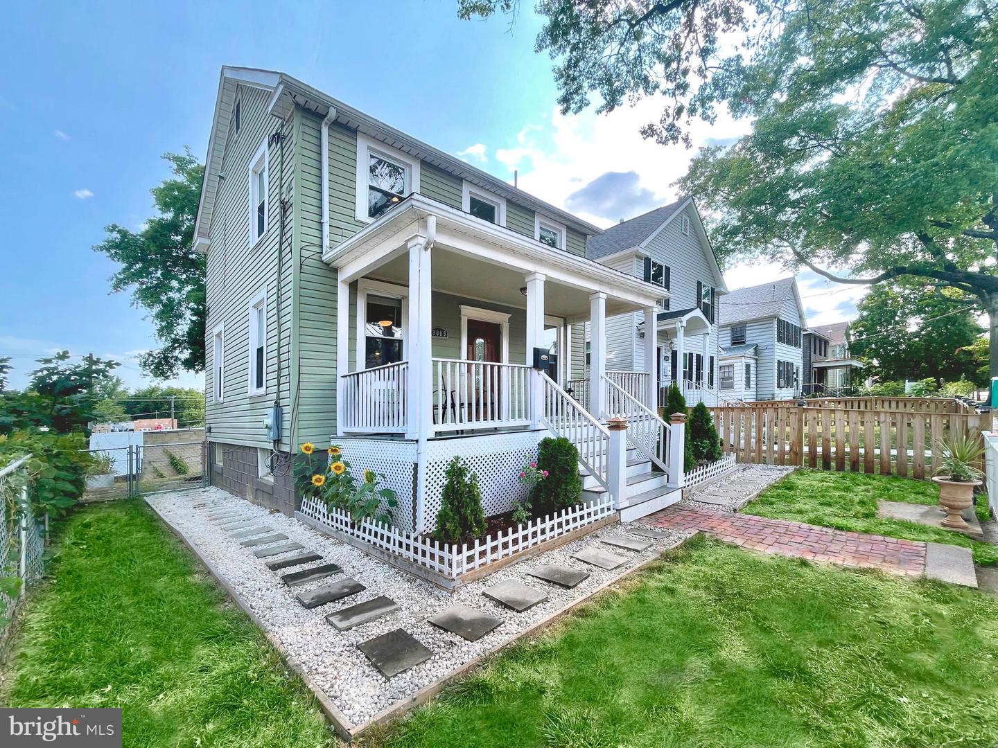 3009 OTIS ST NE, WASHINGTON, District Of Columbia 20018, 3 Bedrooms Bedrooms, ,3 BathroomsBathrooms,Residential,For sale,3009 OTIS ST NE,DCDC2203568 MLS # DCDC2203568
