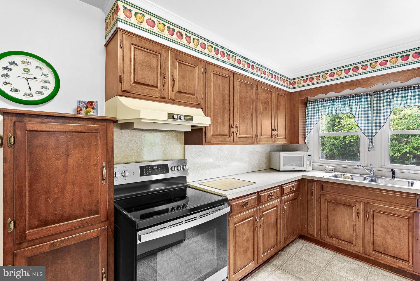 23 W FAIRFAX ST, BERRYVILLE, Virginia 22611, 3 Bedrooms Bedrooms, ,1 BathroomBathrooms,Residential,For sale,23 W FAIRFAX ST,VACL2003796 MLS # VACL2003796