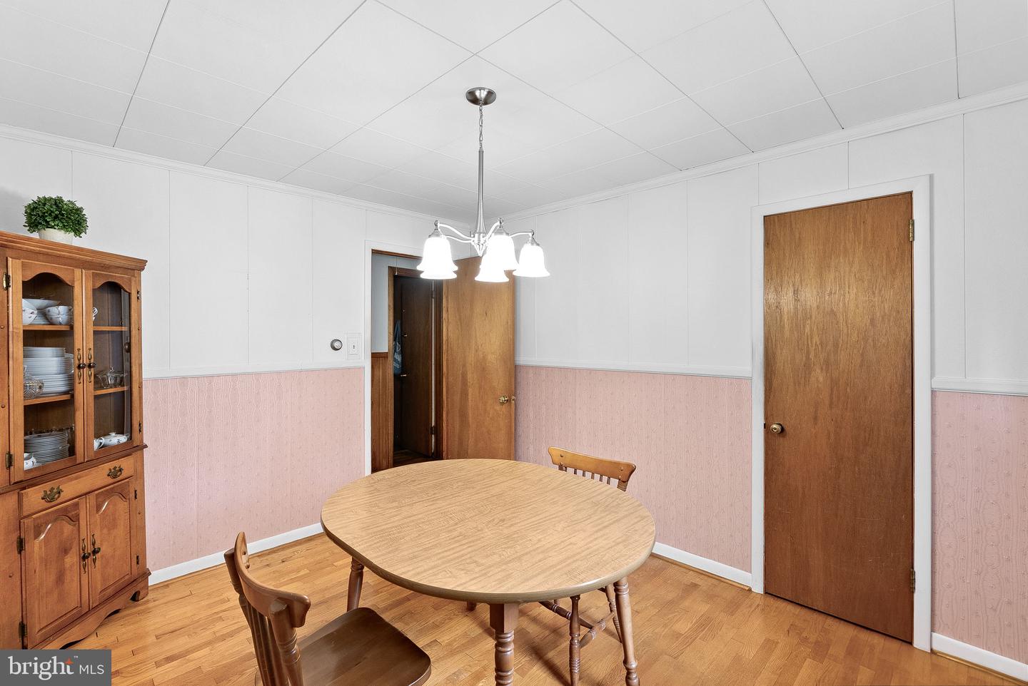 23 W FAIRFAX ST, BERRYVILLE, Virginia 22611, 3 Bedrooms Bedrooms, ,1 BathroomBathrooms,Residential,For sale,23 W FAIRFAX ST,VACL2003796 MLS # VACL2003796