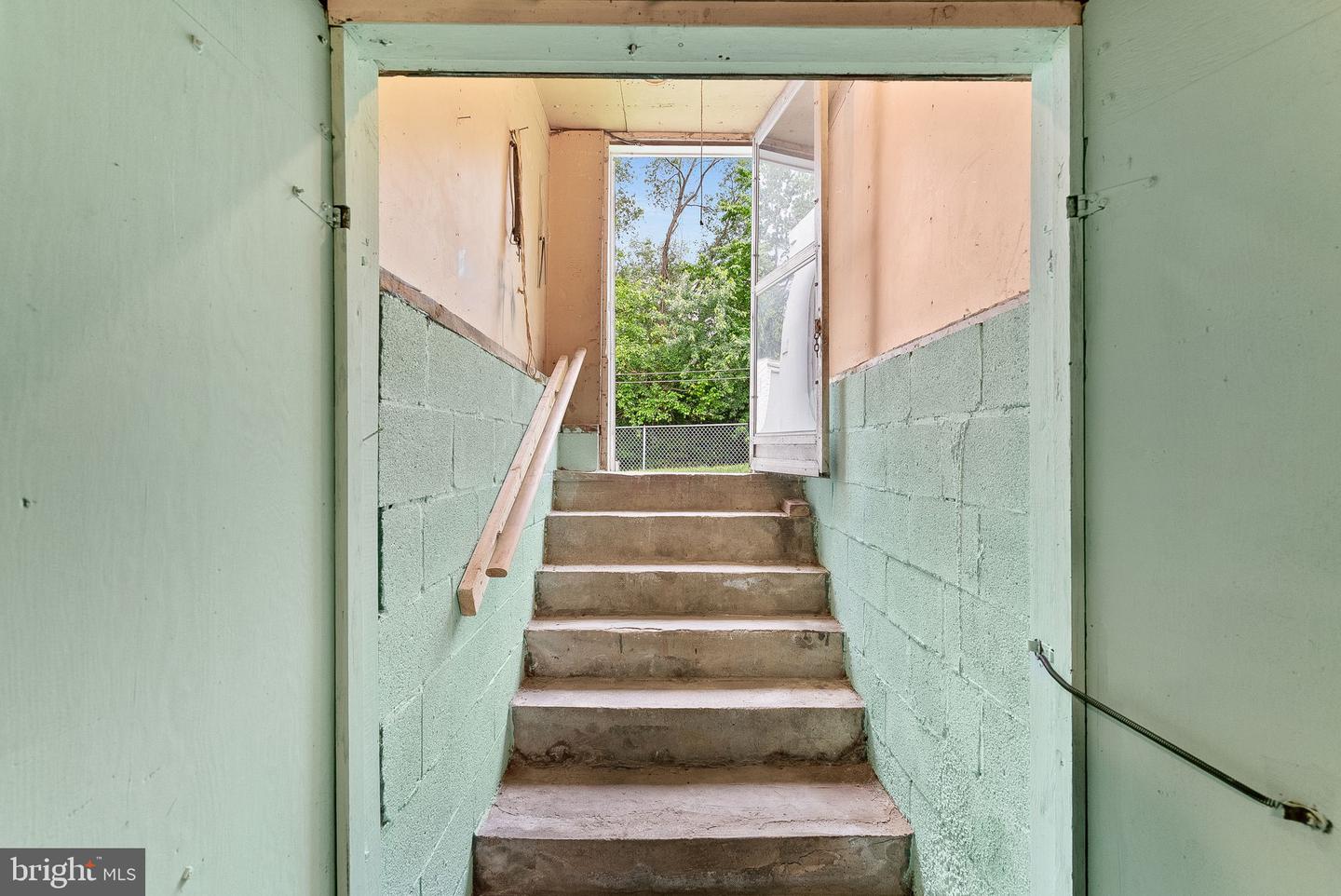 23 W FAIRFAX ST, BERRYVILLE, Virginia 22611, 3 Bedrooms Bedrooms, ,1 BathroomBathrooms,Residential,For sale,23 W FAIRFAX ST,VACL2003796 MLS # VACL2003796