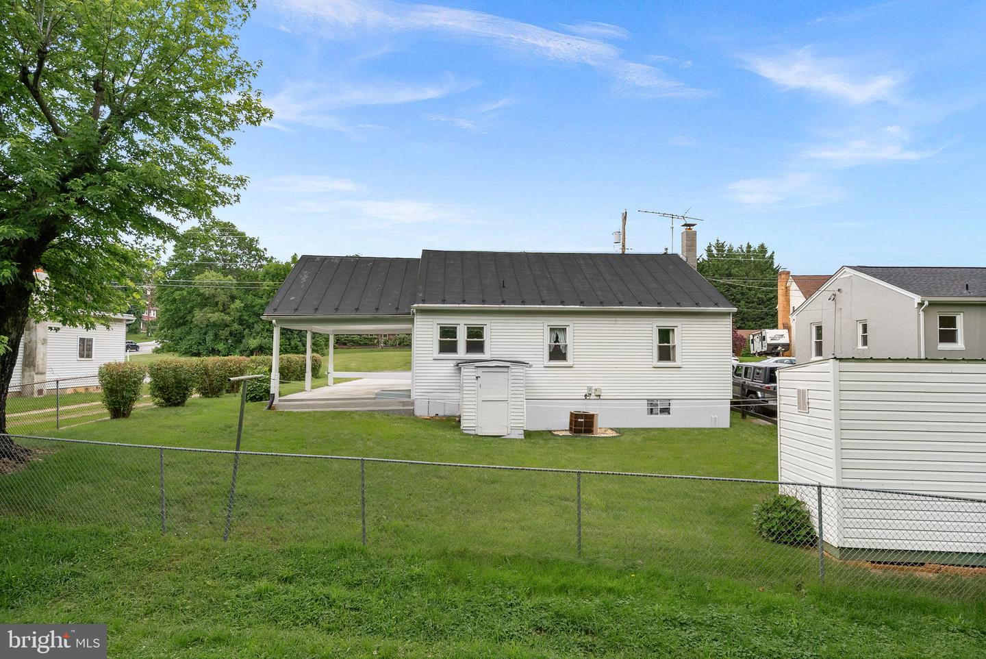 23 W FAIRFAX ST, BERRYVILLE, Virginia 22611, 3 Bedrooms Bedrooms, ,1 BathroomBathrooms,Residential,For sale,23 W FAIRFAX ST,VACL2003796 MLS # VACL2003796