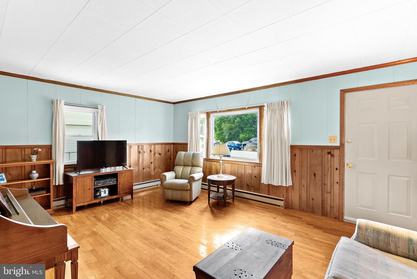 23 W FAIRFAX ST, BERRYVILLE, Virginia 22611, 3 Bedrooms Bedrooms, ,1 BathroomBathrooms,Residential,For sale,23 W FAIRFAX ST,VACL2003796 MLS # VACL2003796