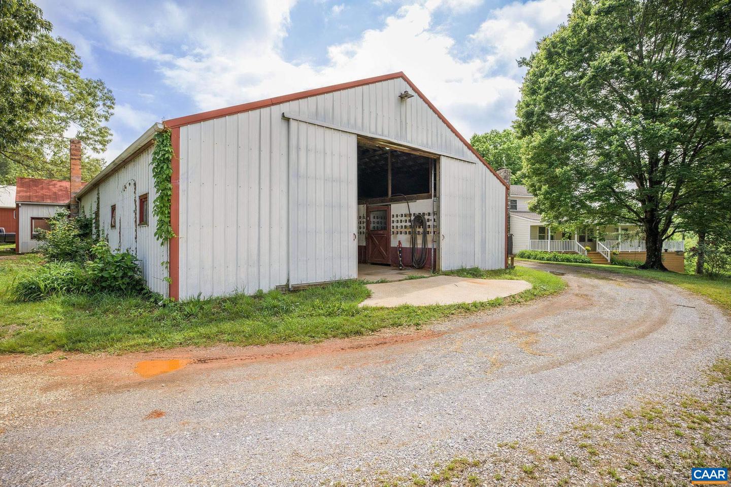 2205 S AMHERST HWY, AMHERST, Virginia 24521, 2 Bedrooms Bedrooms, ,3 BathroomsBathrooms,Farm,For sale,2205 S AMHERST HWY,665107 MLS # 665107