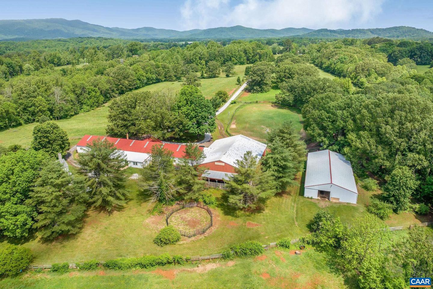 2205 S AMHERST HWY, AMHERST, Virginia 24521, 2 Bedrooms Bedrooms, ,3 BathroomsBathrooms,Farm,For sale,2205 S AMHERST HWY,665107 MLS # 665107