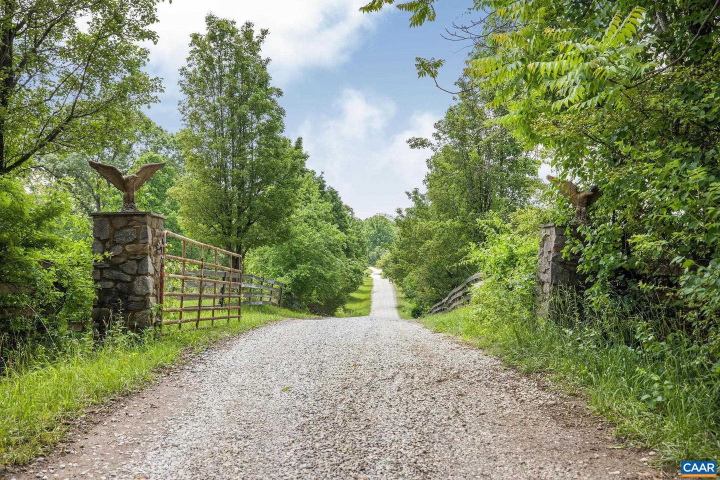2205 S AMHERST HWY, AMHERST, Virginia 24521, 2 Bedrooms Bedrooms, ,3 BathroomsBathrooms,Farm,For sale,2205 S AMHERST HWY,665107 MLS # 665107