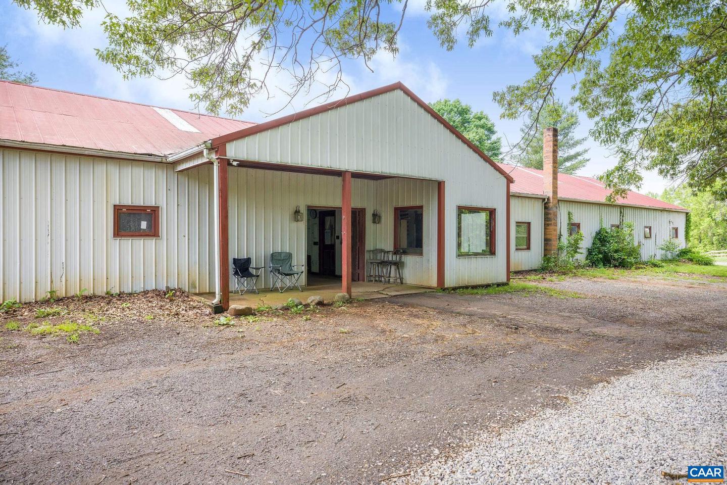 2205 S AMHERST HWY, AMHERST, Virginia 24521, 2 Bedrooms Bedrooms, ,3 BathroomsBathrooms,Farm,For sale,2205 S AMHERST HWY,665107 MLS # 665107