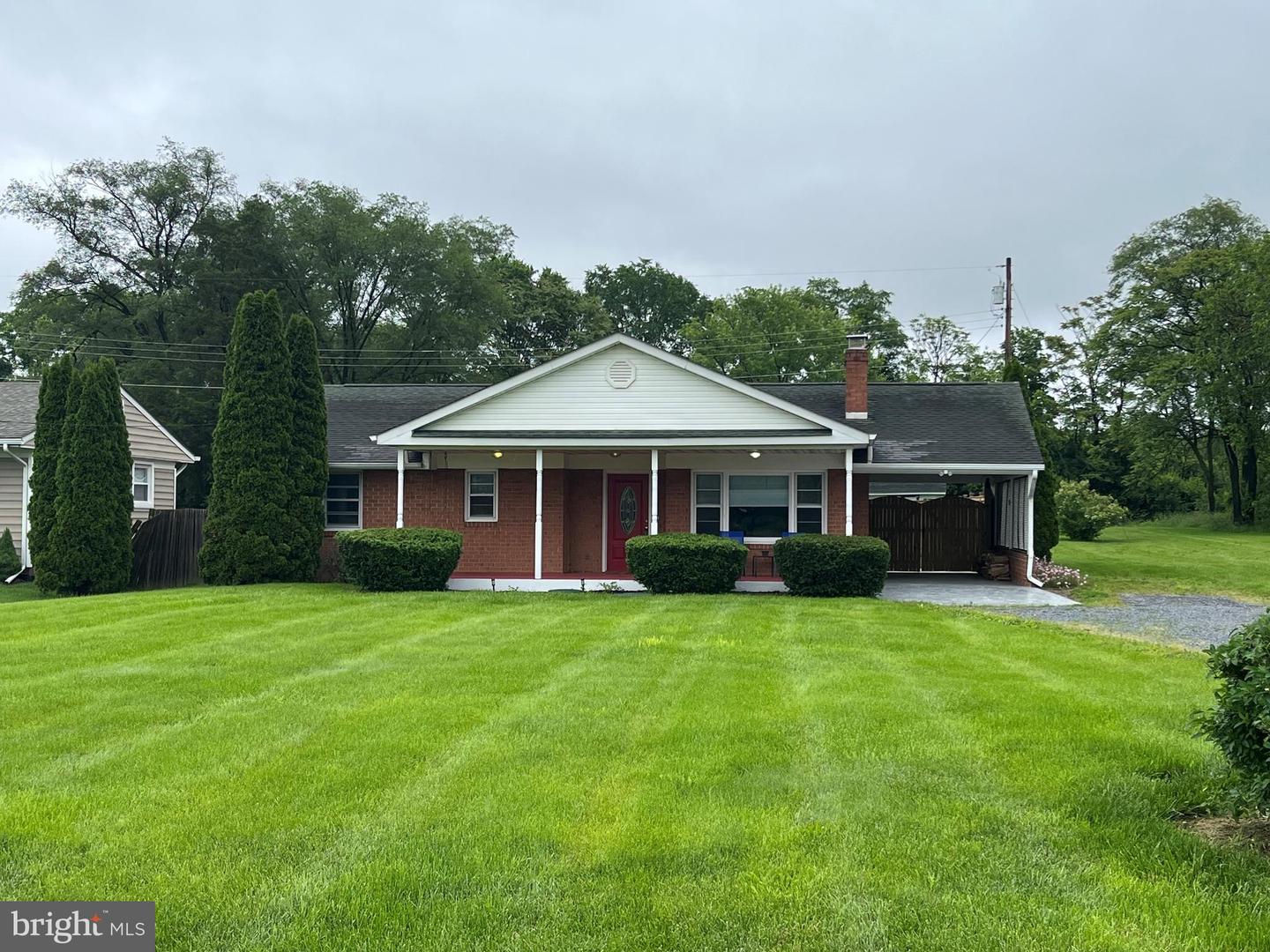 4462 MARTINSBURG PIKE, CLEAR BROOK, Virginia 22624, 4 Bedrooms Bedrooms, 10 Rooms Rooms,2 BathroomsBathrooms,Residential,For sale,4462 MARTINSBURG PIKE,VAFV2024422 MLS # VAFV2024422