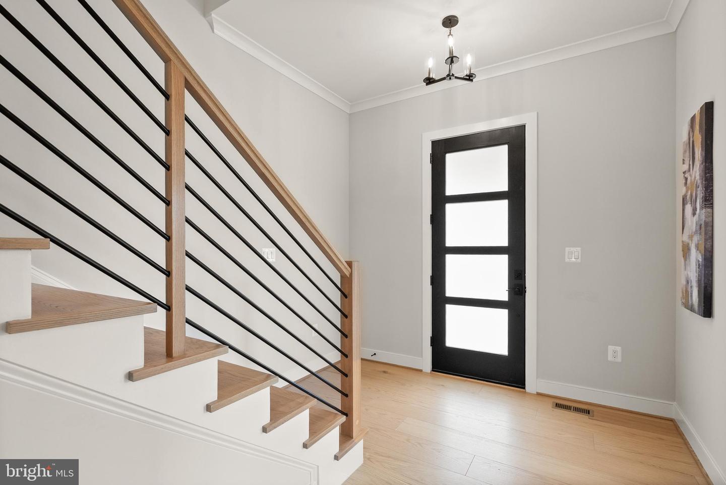 5817 2ND ST S, ARLINGTON, Virginia 22204, 5 Bedrooms Bedrooms, ,4 BathroomsBathrooms,Residential,For sale,5817 2ND ST S,VAAR2053604 MLS # VAAR2053604