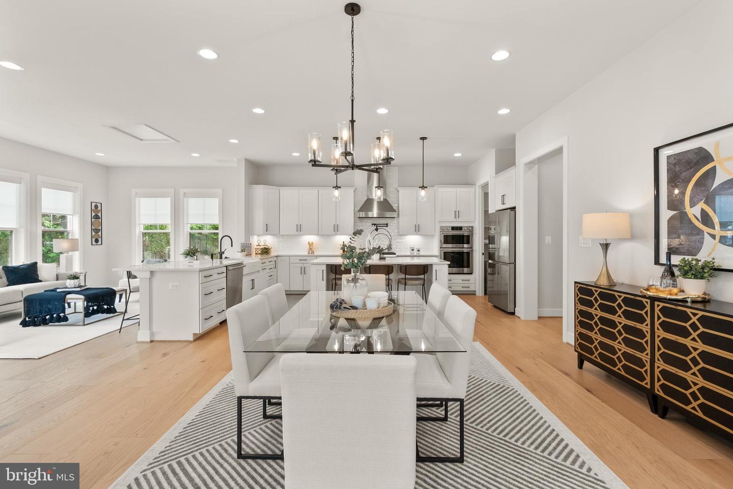5817 2ND ST S, ARLINGTON, Virginia 22204, 5 Bedrooms Bedrooms, ,4 BathroomsBathrooms,Residential,For sale,5817 2ND ST S,VAAR2053604 MLS # VAAR2053604