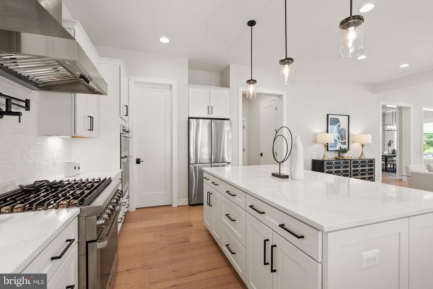 5817 2ND ST S, ARLINGTON, Virginia 22204, 5 Bedrooms Bedrooms, ,4 BathroomsBathrooms,Residential,For sale,5817 2ND ST S,VAAR2053604 MLS # VAAR2053604