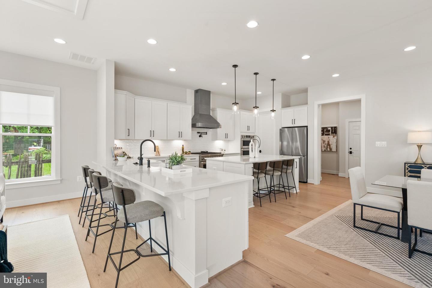 5817 2ND ST S, ARLINGTON, Virginia 22204, 5 Bedrooms Bedrooms, ,4 BathroomsBathrooms,Residential,For sale,5817 2ND ST S,VAAR2053604 MLS # VAAR2053604