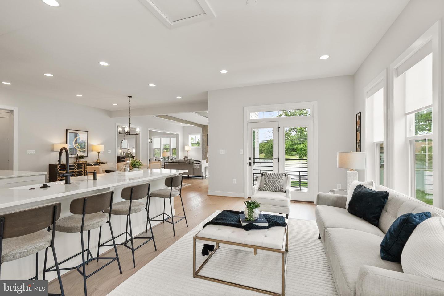 5817 2ND ST S, ARLINGTON, Virginia 22204, 5 Bedrooms Bedrooms, ,4 BathroomsBathrooms,Residential,For sale,5817 2ND ST S,VAAR2053604 MLS # VAAR2053604