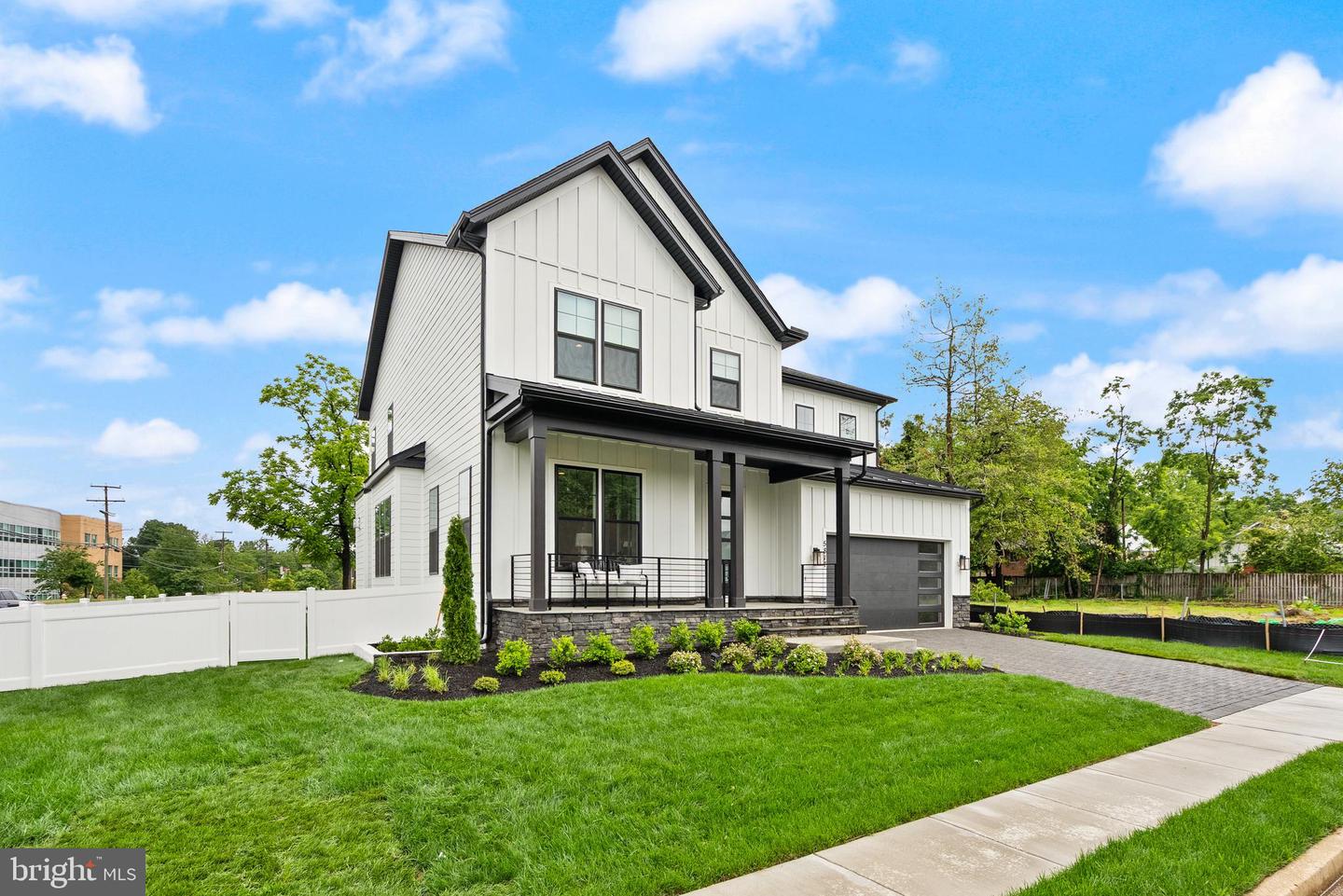 5817 2ND ST S, ARLINGTON, Virginia 22204, 5 Bedrooms Bedrooms, ,4 BathroomsBathrooms,Residential,For sale,5817 2ND ST S,VAAR2053604 MLS # VAAR2053604