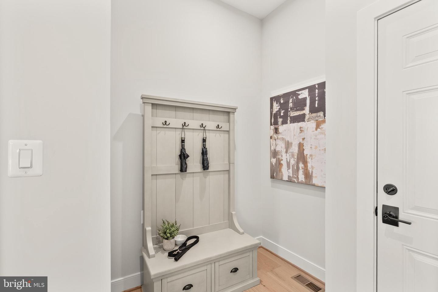 5817 2ND ST S, ARLINGTON, Virginia 22204, 5 Bedrooms Bedrooms, ,4 BathroomsBathrooms,Residential,For sale,5817 2ND ST S,VAAR2053604 MLS # VAAR2053604