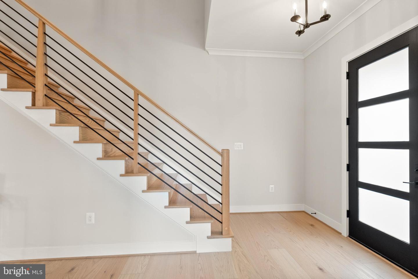 5817 2ND ST S, ARLINGTON, Virginia 22204, 5 Bedrooms Bedrooms, ,4 BathroomsBathrooms,Residential,For sale,5817 2ND ST S,VAAR2053604 MLS # VAAR2053604