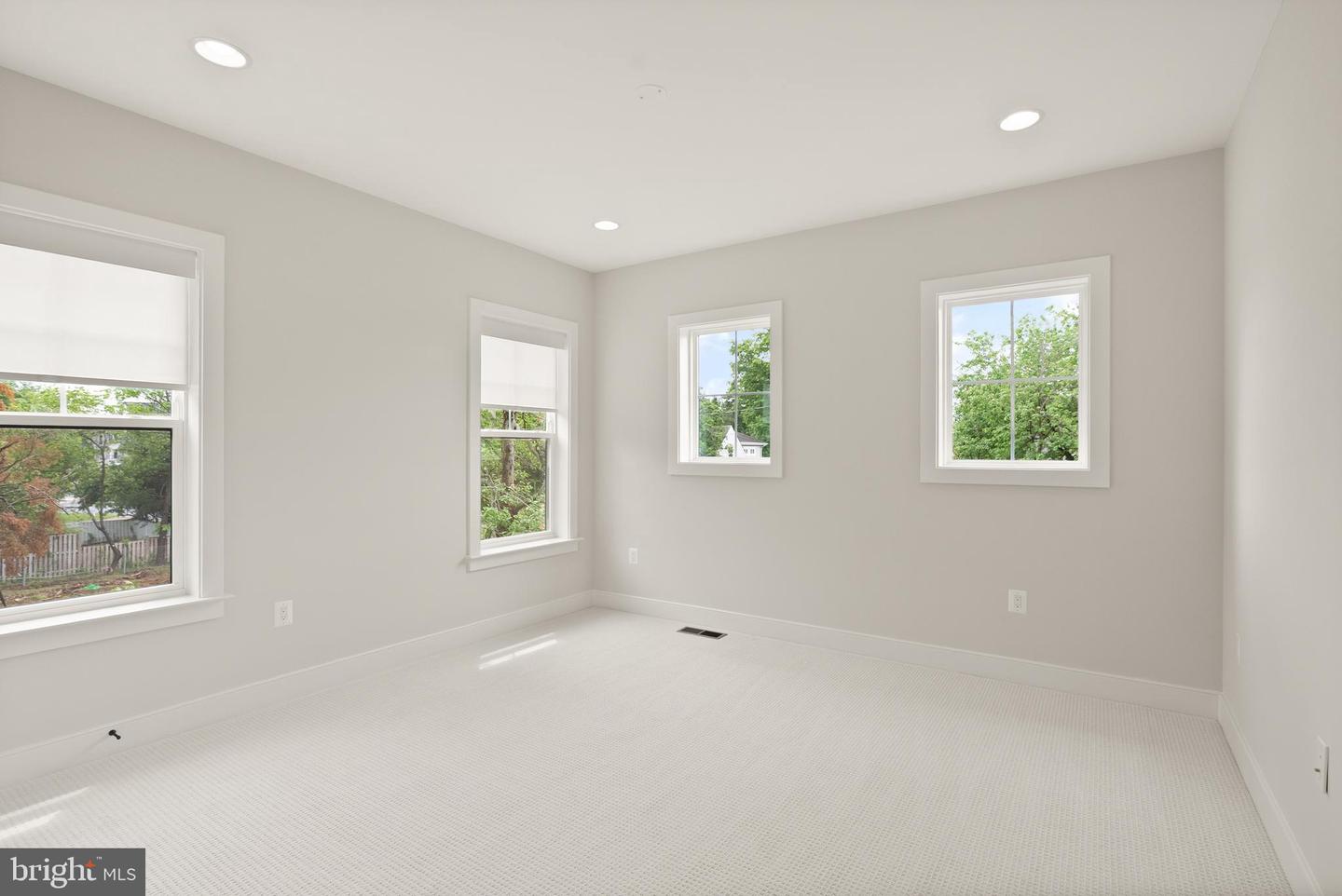 5817 2ND ST S, ARLINGTON, Virginia 22204, 5 Bedrooms Bedrooms, ,4 BathroomsBathrooms,Residential,For sale,5817 2ND ST S,VAAR2053604 MLS # VAAR2053604
