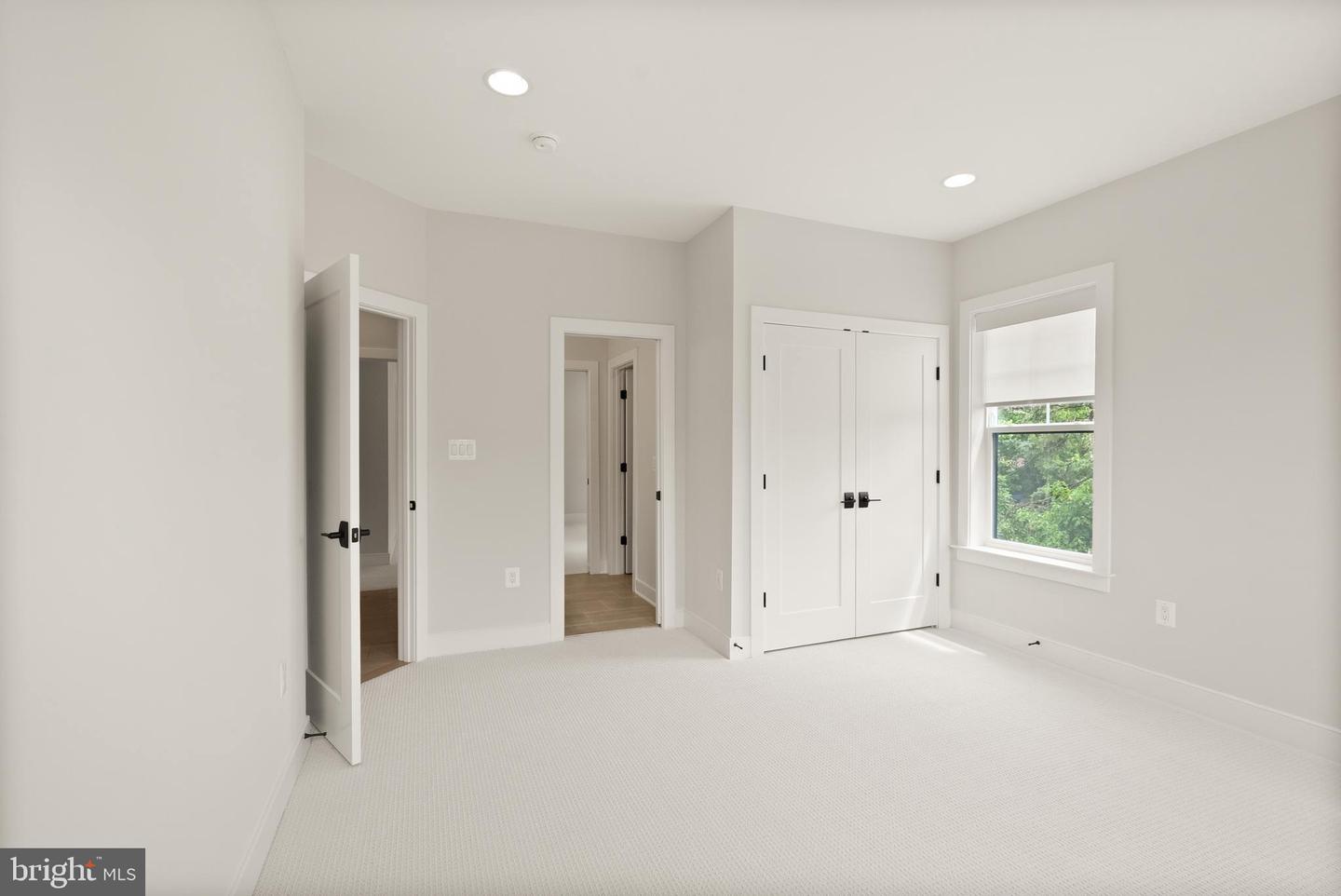 5817 2ND ST S, ARLINGTON, Virginia 22204, 5 Bedrooms Bedrooms, ,4 BathroomsBathrooms,Residential,For sale,5817 2ND ST S,VAAR2053604 MLS # VAAR2053604