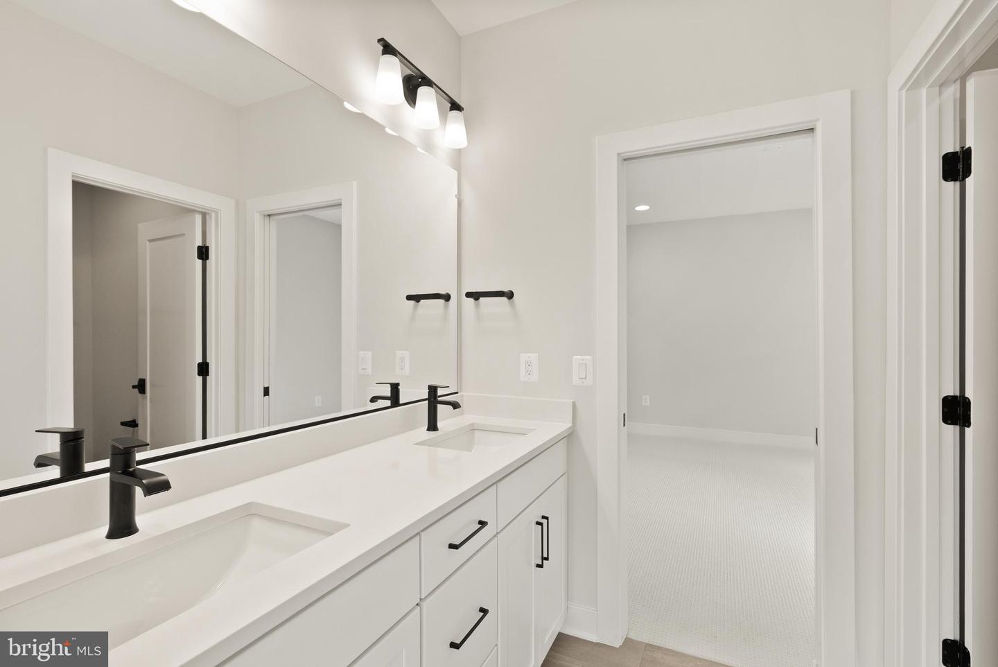 5817 2ND ST S, ARLINGTON, Virginia 22204, 5 Bedrooms Bedrooms, ,4 BathroomsBathrooms,Residential,For sale,5817 2ND ST S,VAAR2053604 MLS # VAAR2053604