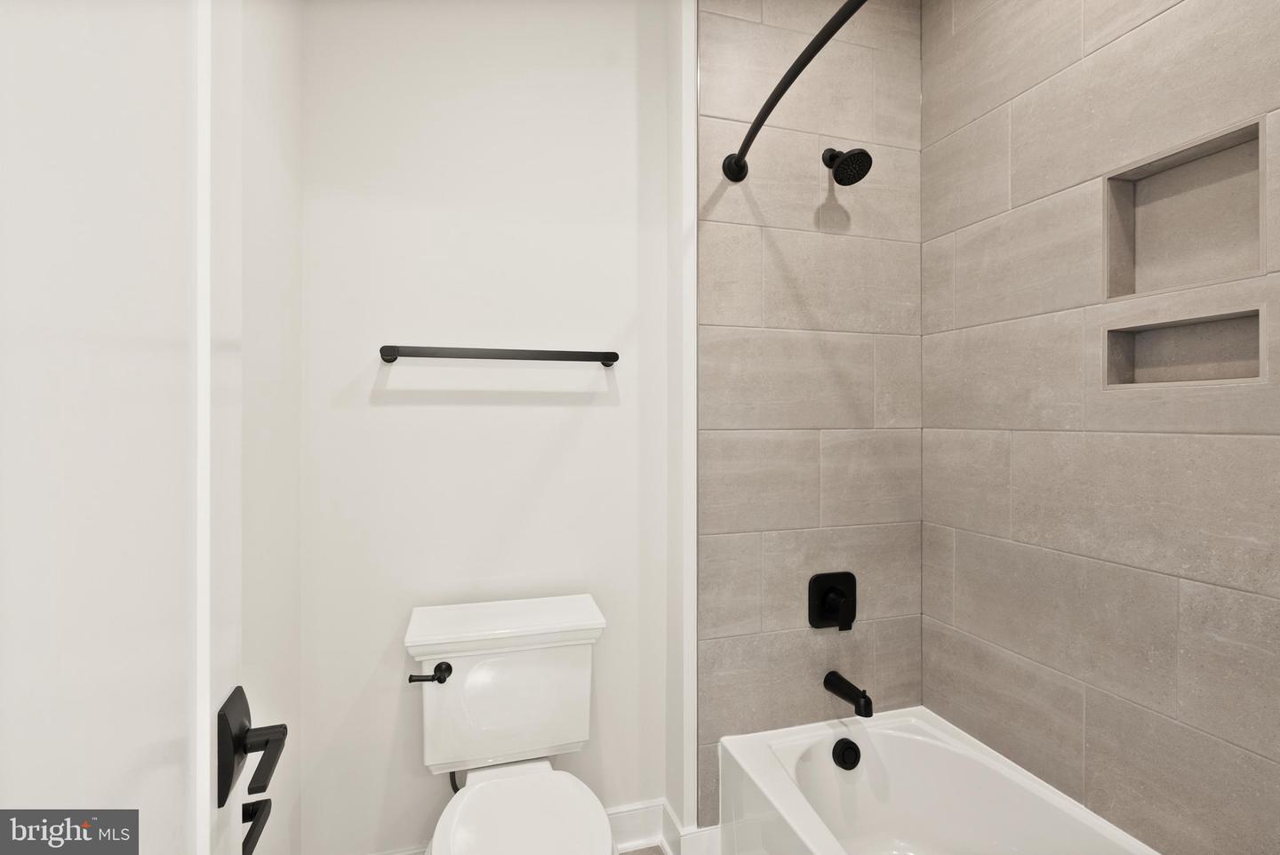5817 2ND ST S, ARLINGTON, Virginia 22204, 5 Bedrooms Bedrooms, ,4 BathroomsBathrooms,Residential,For sale,5817 2ND ST S,VAAR2053604 MLS # VAAR2053604