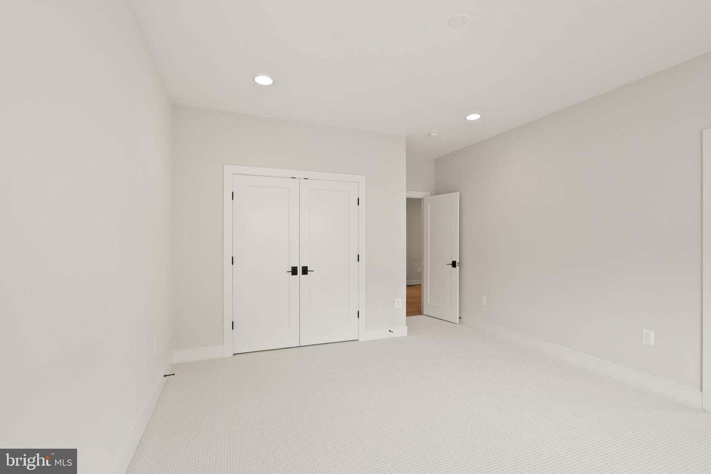 5817 2ND ST S, ARLINGTON, Virginia 22204, 5 Bedrooms Bedrooms, ,4 BathroomsBathrooms,Residential,For sale,5817 2ND ST S,VAAR2053604 MLS # VAAR2053604