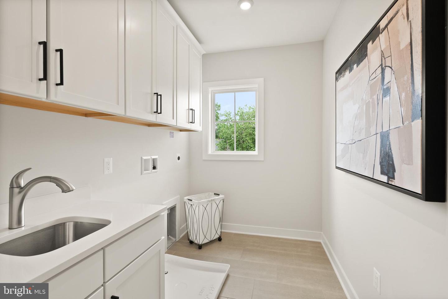 5817 2ND ST S, ARLINGTON, Virginia 22204, 5 Bedrooms Bedrooms, ,4 BathroomsBathrooms,Residential,For sale,5817 2ND ST S,VAAR2053604 MLS # VAAR2053604