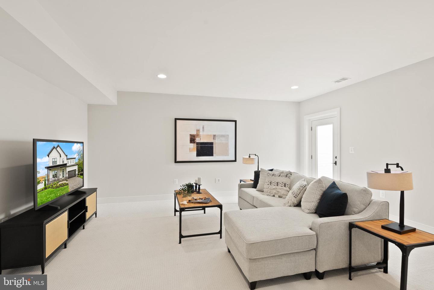 5817 2ND ST S, ARLINGTON, Virginia 22204, 5 Bedrooms Bedrooms, ,4 BathroomsBathrooms,Residential,For sale,5817 2ND ST S,VAAR2053604 MLS # VAAR2053604